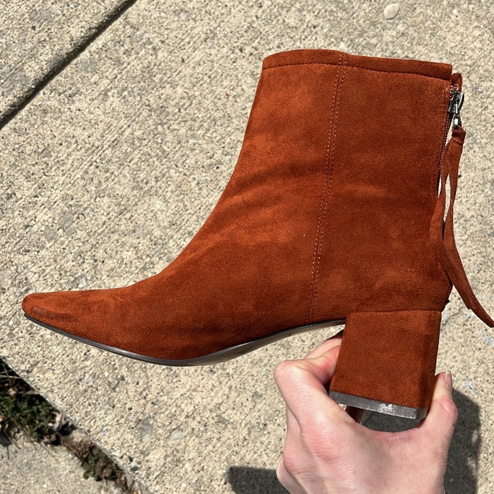 Like new orange Mi.iM faux suede short boots size 8 - Picture 4 of 13